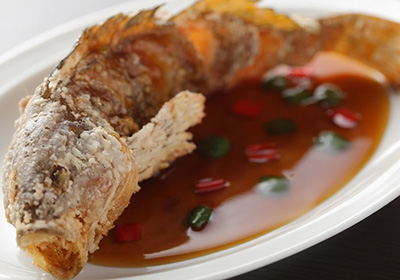 アイナメの黒酢ソースあんかけ